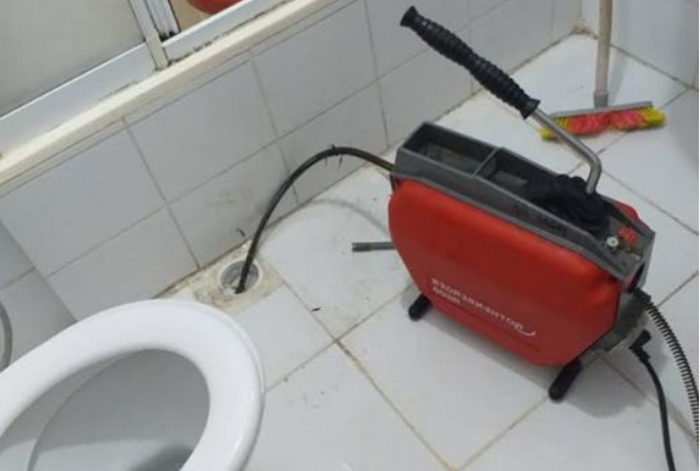 Ümraniye'de Klozet Tuvaletsu Tıkandı